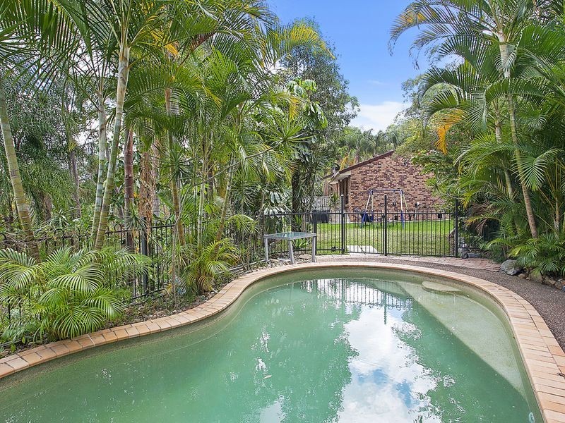 9 Design Place, Highland Park QLD 4211