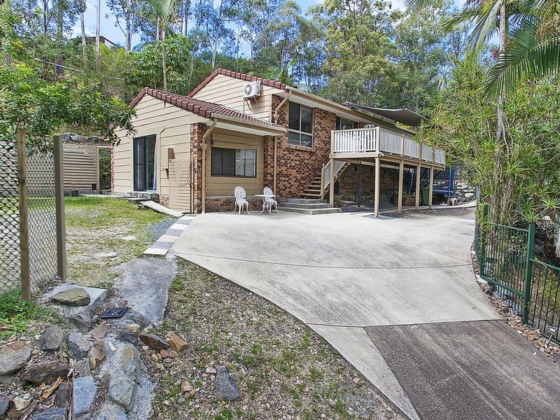 9 Design Place, Highland Park QLD 4211