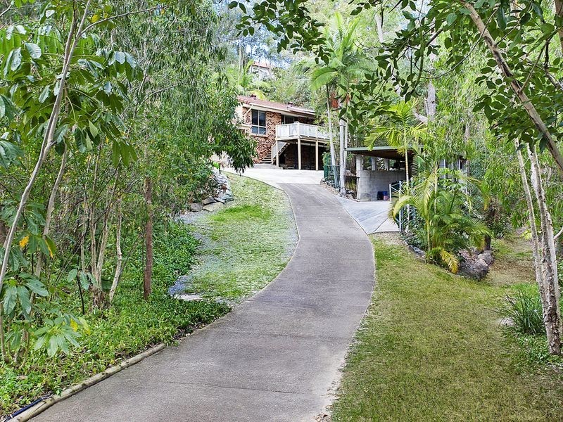9 Design Place, Highland Park QLD 4211