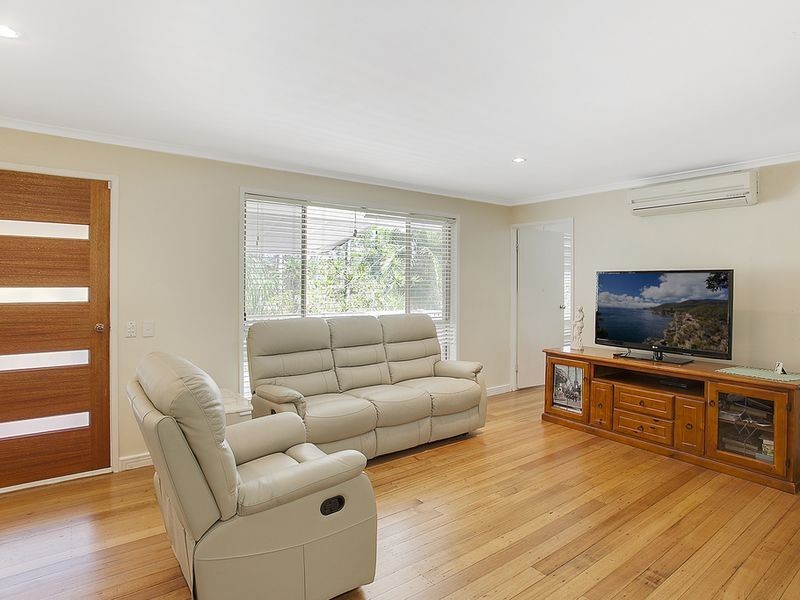 9 Design Place, Highland Park QLD 4211