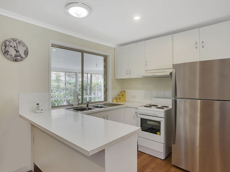 9 Design Place, Highland Park QLD 4211