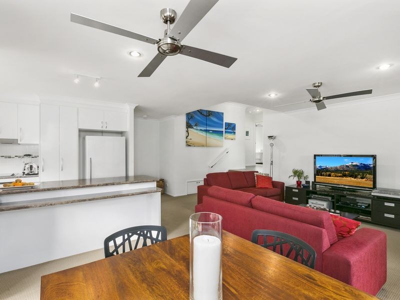 8a Marla Way, Carrara QLD 4211