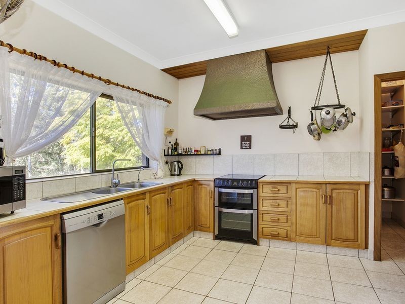 2 Shay Place, Canungra QLD 4275