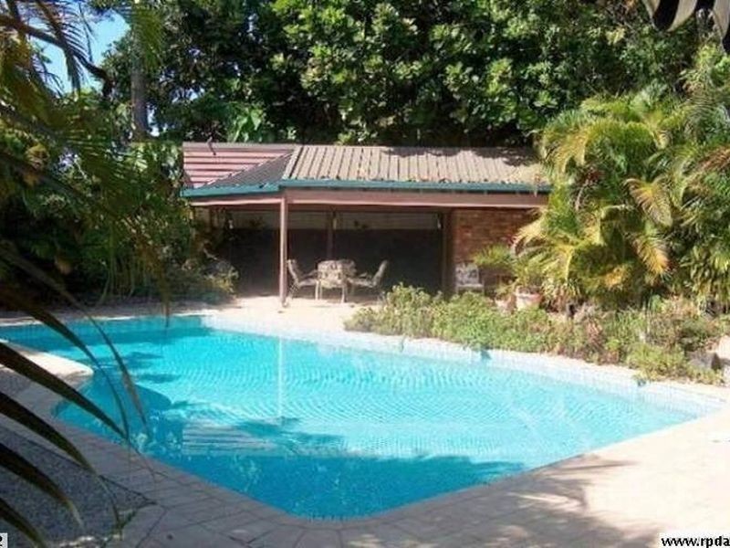 6 Oak Street, Nerang QLD 4211