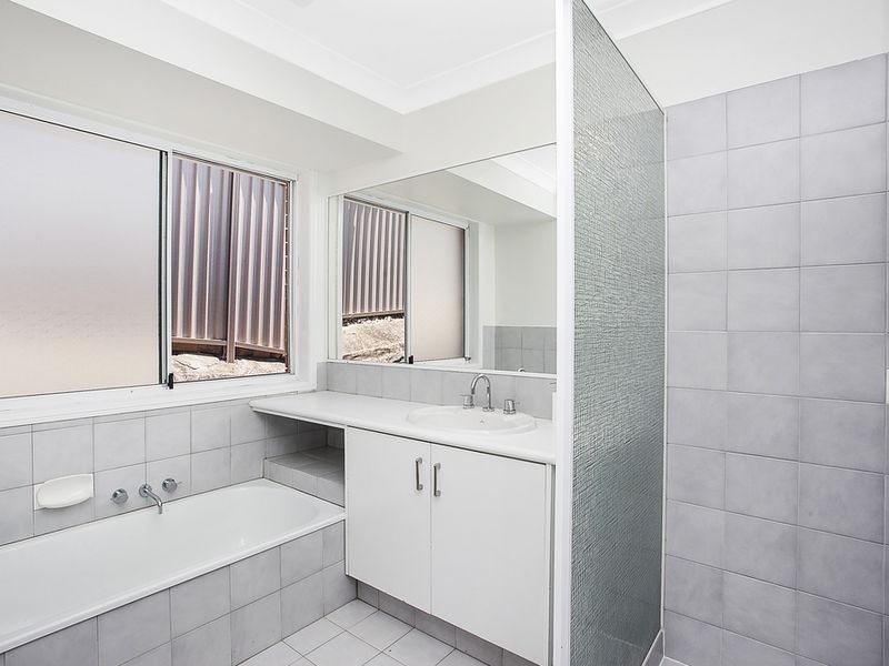 26 Kincaid Drive, Highland Park QLD 4211