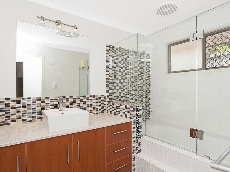 16 Kambalda Court, Worongary QLD 4213