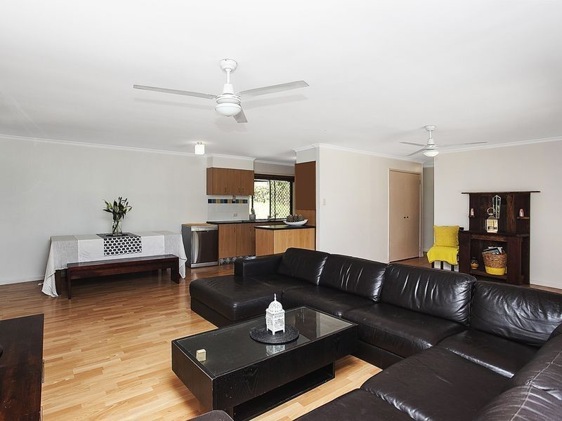 2 Pauline Place, Highland Park QLD 4211