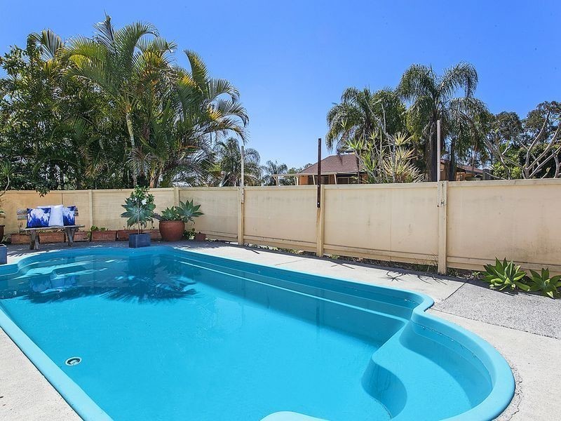 2 Pauline Place, Highland Park QLD 4211