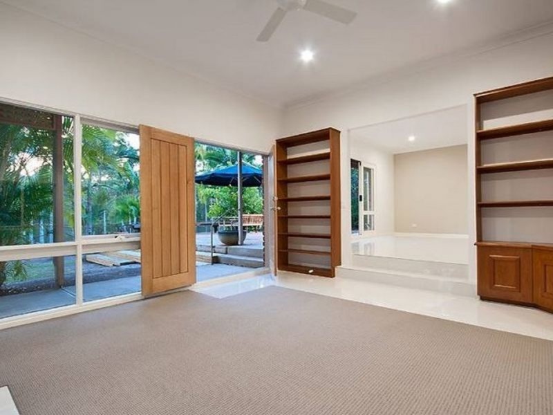 6 Crane Crescent, Nerang QLD 4211