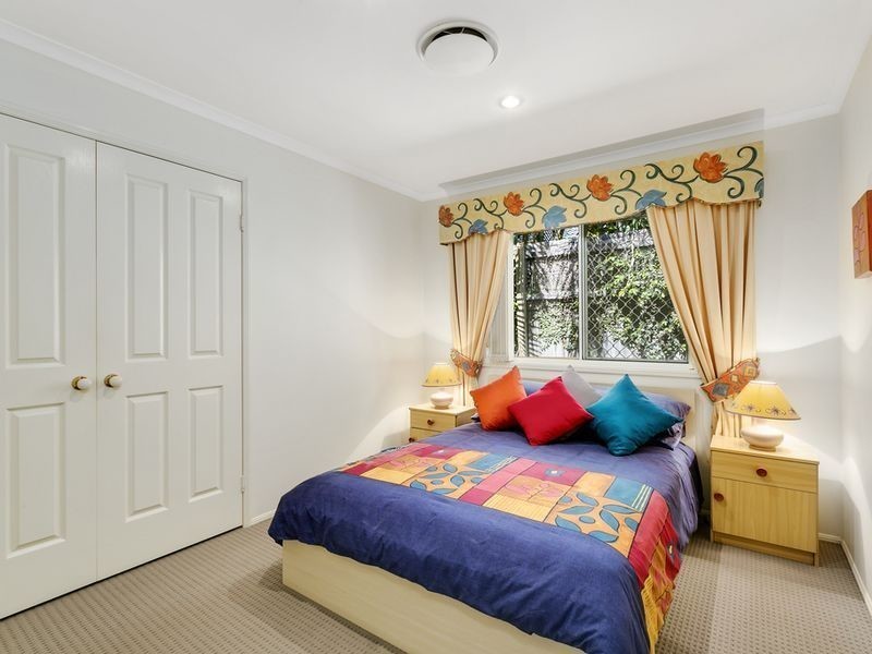 6 Rossmore Street, Nerang QLD 4211