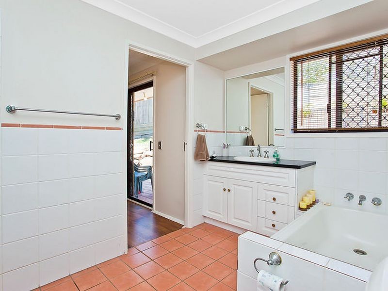 49 Balfour Crescent, Highland Park QLD 4211