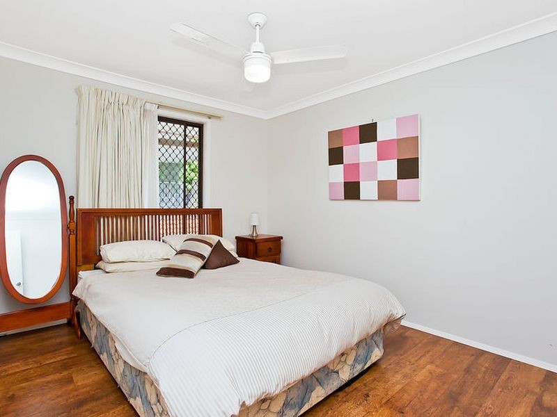 49 Balfour Crescent, Highland Park QLD 4211