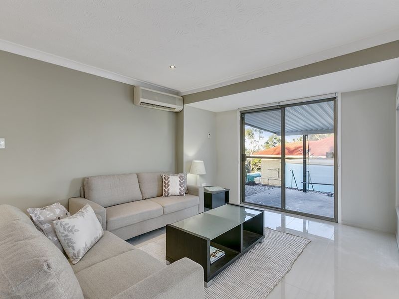 32 Aberdeen Court, Highland Park QLD 4211