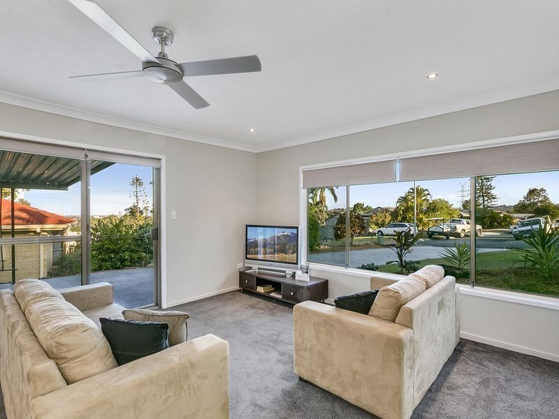 32 Aberdeen Court, Highland Park QLD 4211