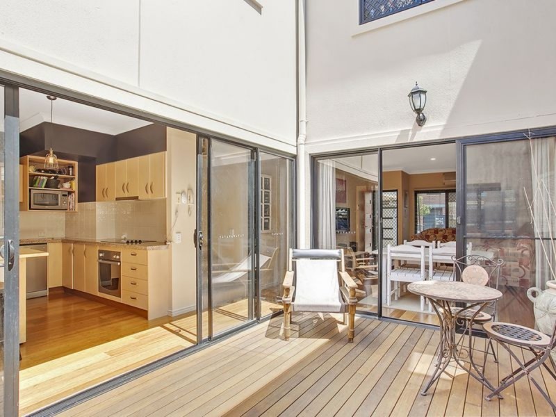 124 Varsity Parade, Varsity Lakes QLD 4227