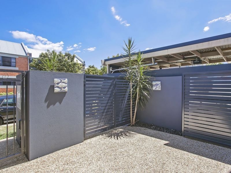 124 Varsity Parade, Varsity Lakes QLD 4227