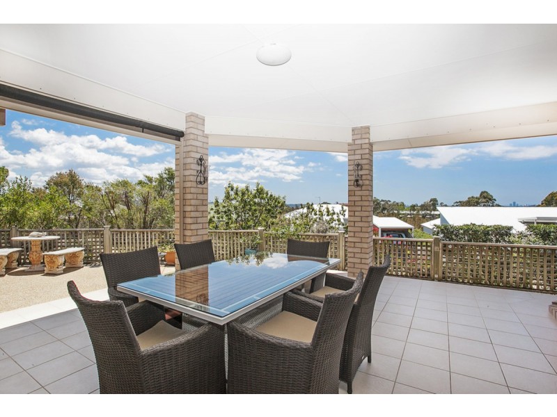 6 Tara Vista Boulevard, Highland Park QLD 4211