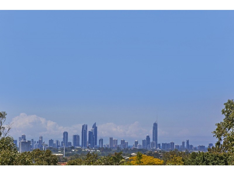 6 Tara Vista Boulevard, Highland Park QLD 4211