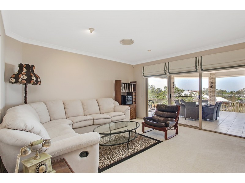 6 Tara Vista Boulevard, Highland Park QLD 4211