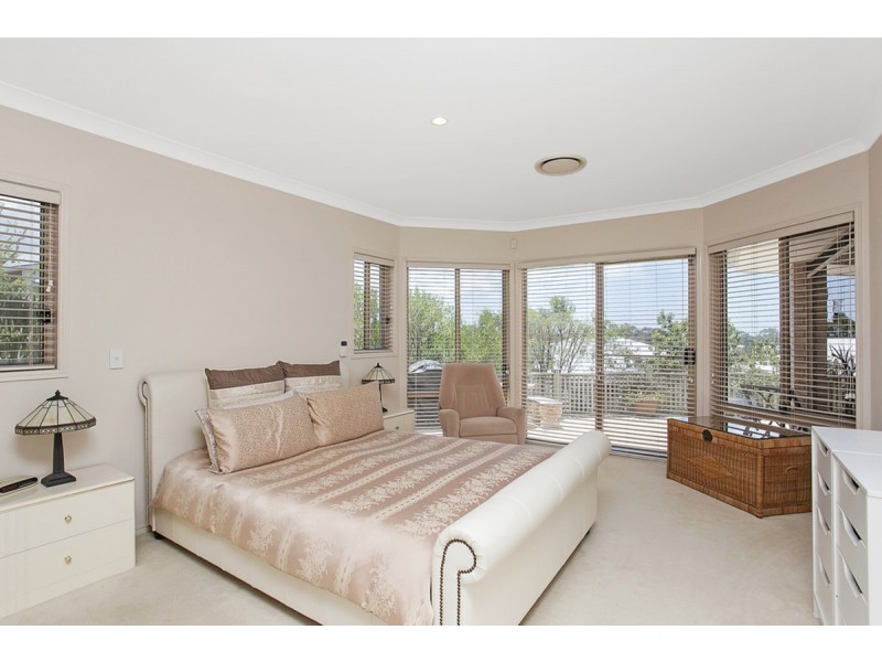 6 Tara Vista Boulevard, Highland Park QLD 4211