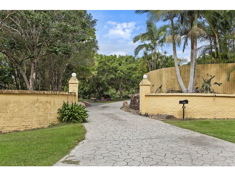 2 Winderadeen Court, Nerang QLD 4211