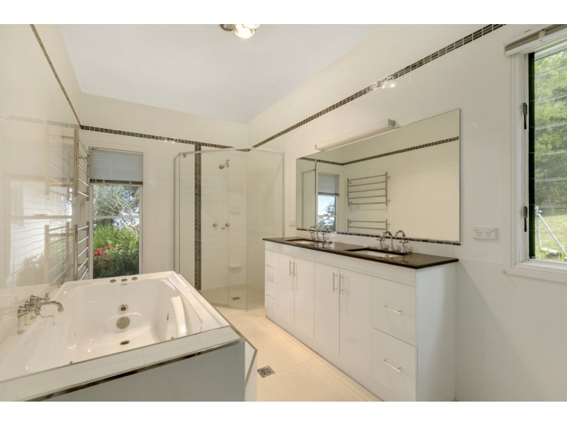 52 Freemans Road, Lower Beechmont QLD 4211