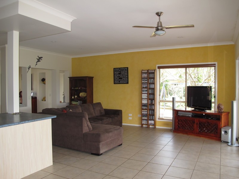 10 Miro Place, Nerang QLD 4211