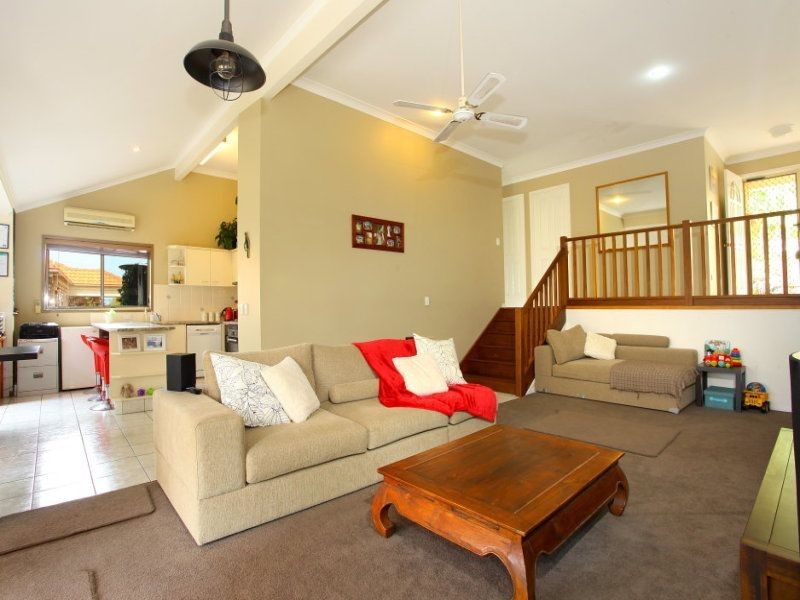 71 Paddington Drive, Carrara QLD 4211