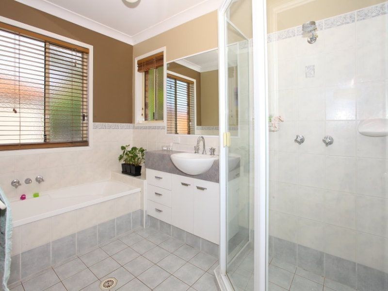 71 Paddington Drive, Carrara QLD 4211