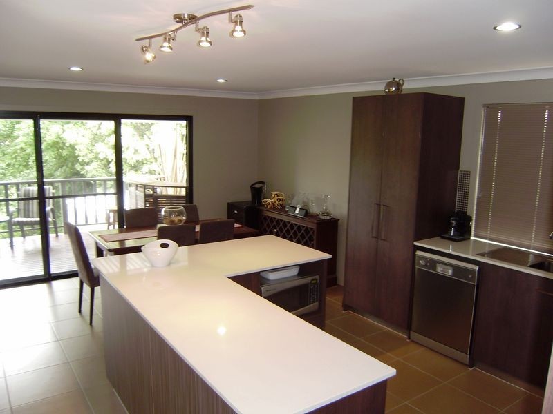 33 Bartlett Avenue, Nerang QLD 4211