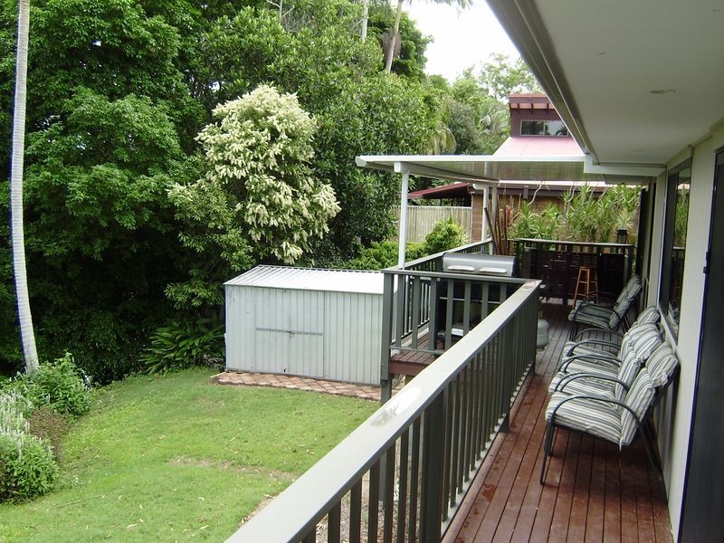 33 Bartlett Avenue, Nerang QLD 4211