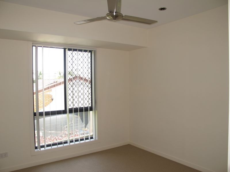 2/24 Alison Road, Carrara QLD 4211
