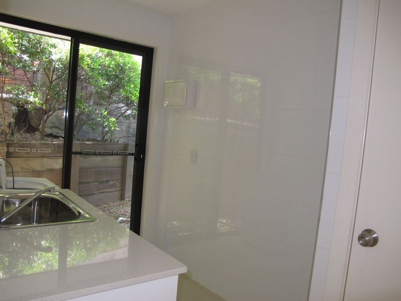 2/24 Alison Road, Carrara QLD 4211