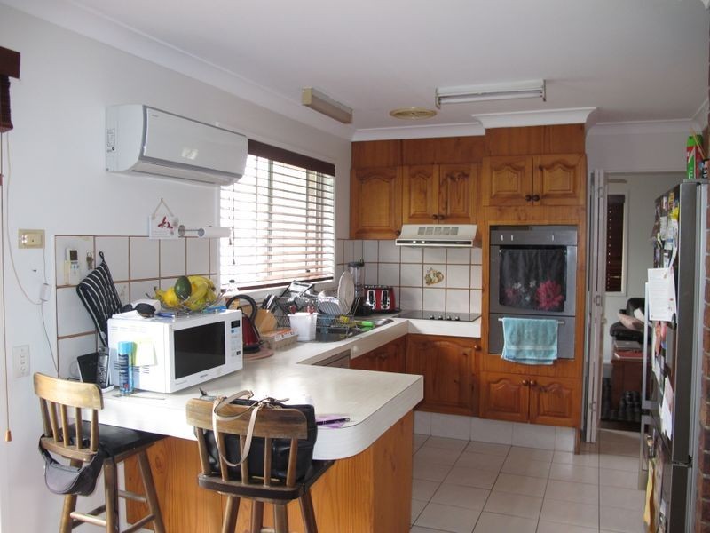 5 Drewe Court, Carrara QLD 4211