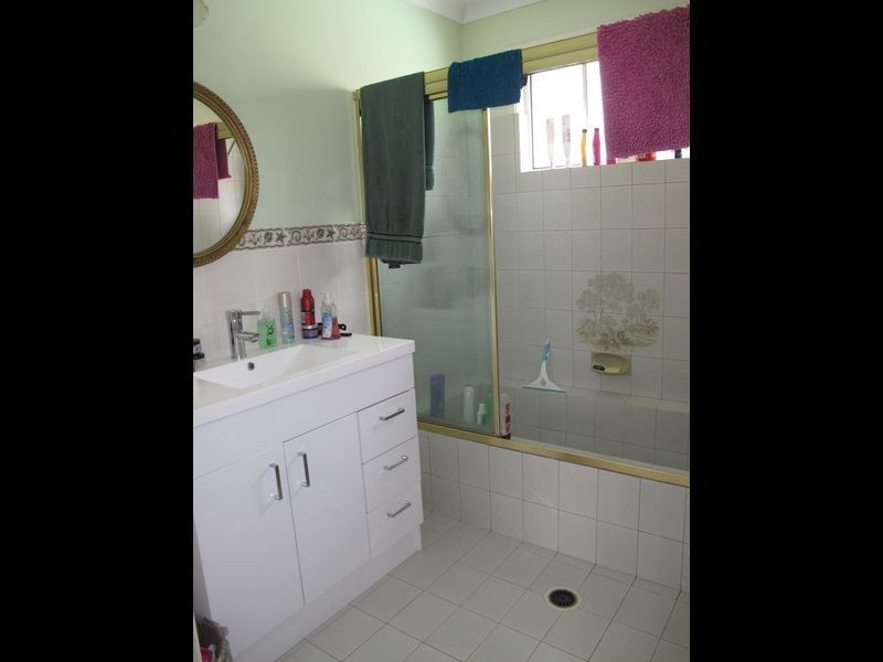 5 Drewe Court, Carrara QLD 4211