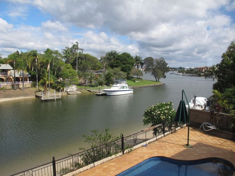 36 Namatjira Court, Broadbeach Waters QLD 4218