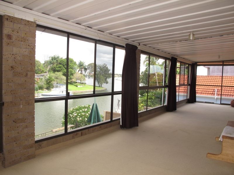 36 Namatjira Court, Broadbeach Waters QLD 4218