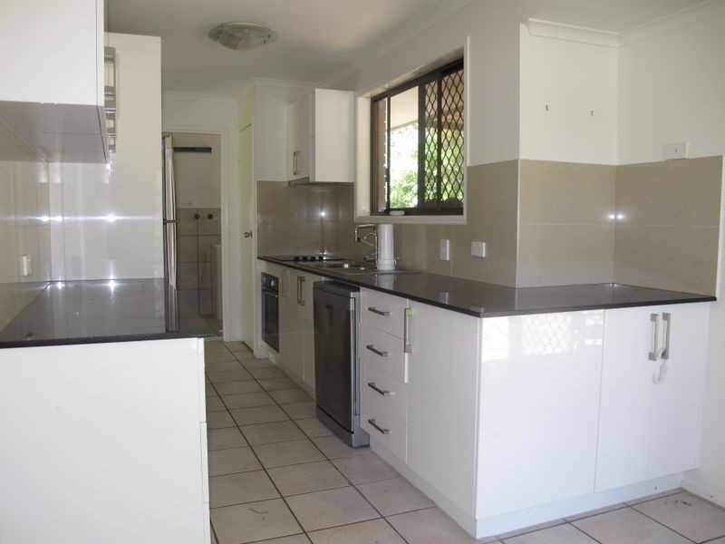 10 Culloden Court, Highland Park QLD 4211