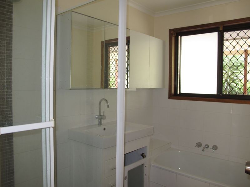 1/7 Gumbeel Court, Highland Park QLD 4211