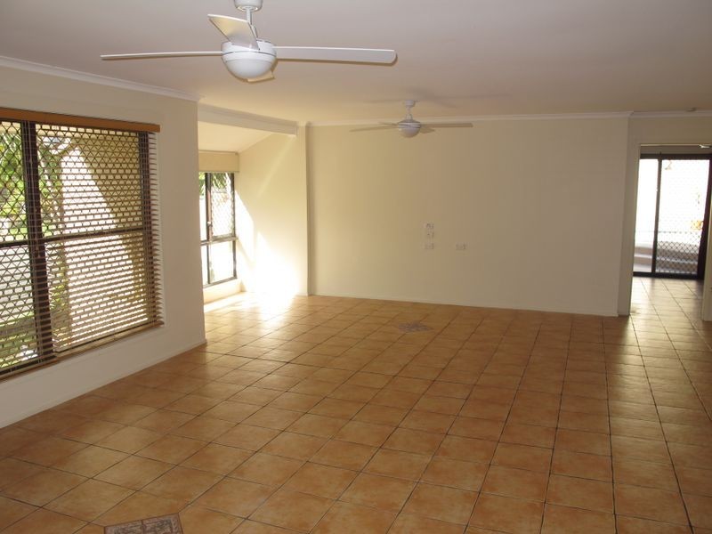 1 Ivy Street, Carrara QLD 4211