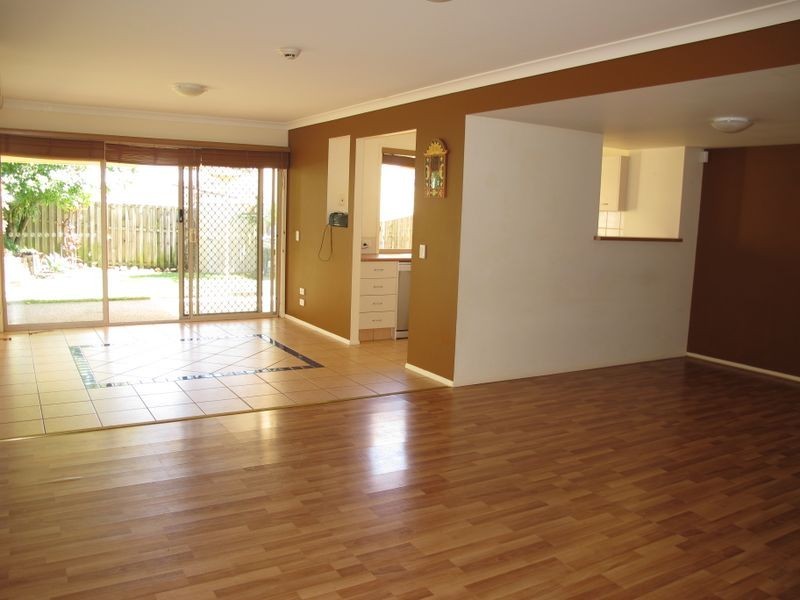 1/6 Rimu Place, Nerang QLD 4211