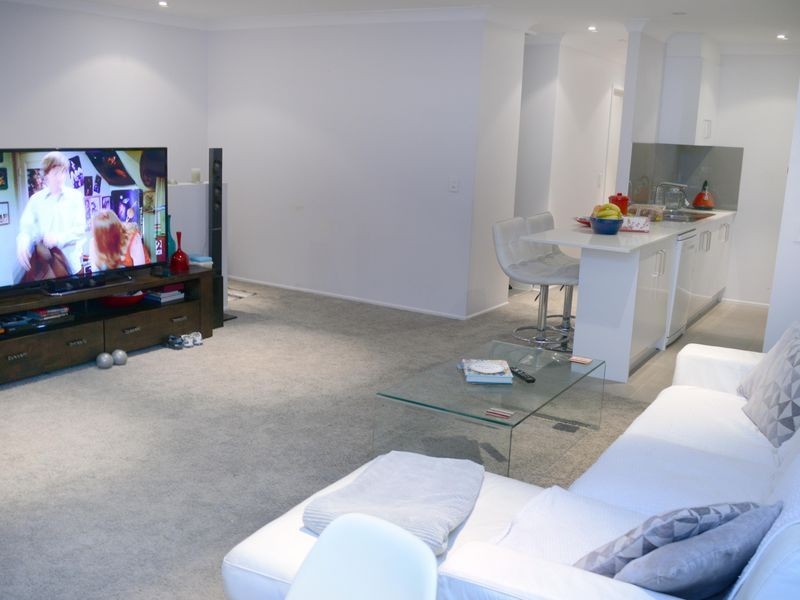 8/1A Mcleod Street, Highland Park QLD 4211