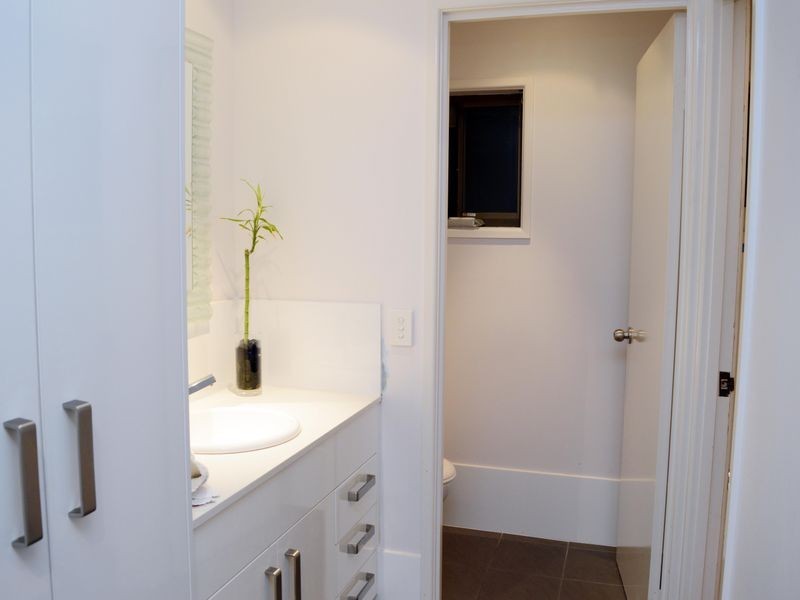 8/1A Mcleod Street, Highland Park QLD 4211