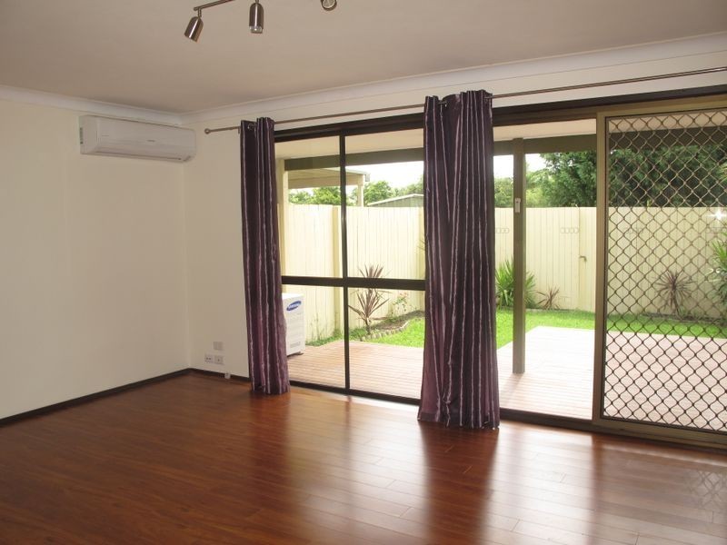 2/111 Little Usher Avenue, Labrador QLD 4215