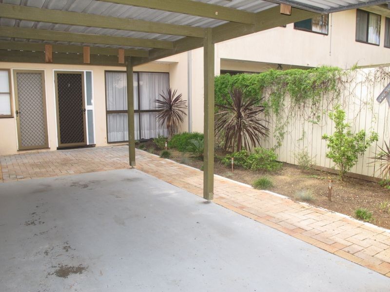 2/111 Little Usher Avenue, Labrador QLD 4215