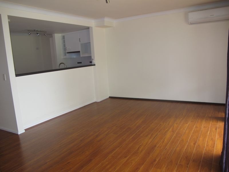2/111 Little Usher Avenue, Labrador QLD 4215