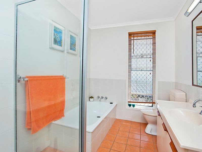 9 Jindabyne Court, Highland Park QLD 4211