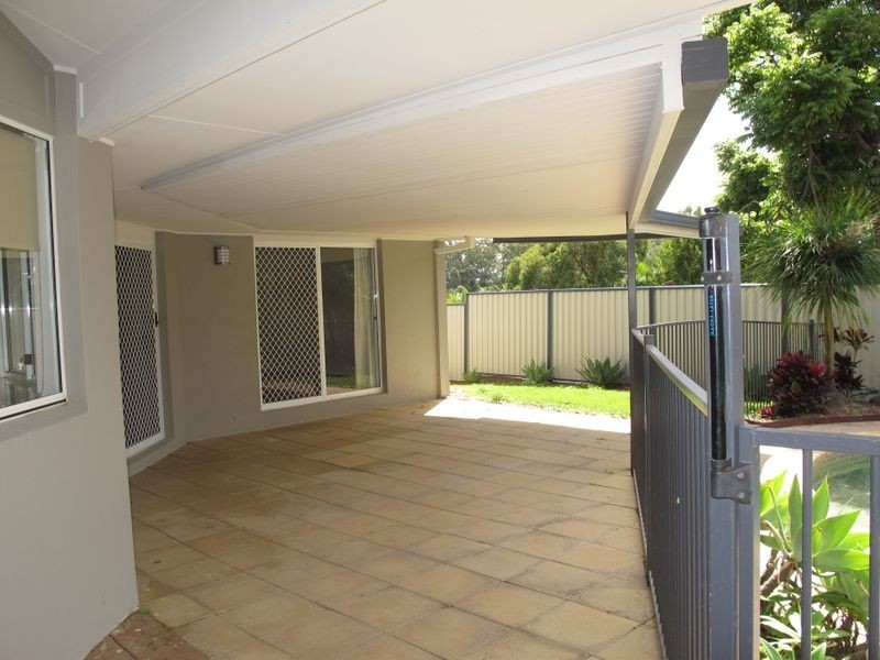 6 Grimsdyke Court, Molendinar QLD 4214