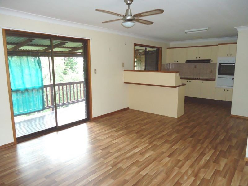 8 Lytham Court, Highland Park QLD 4211