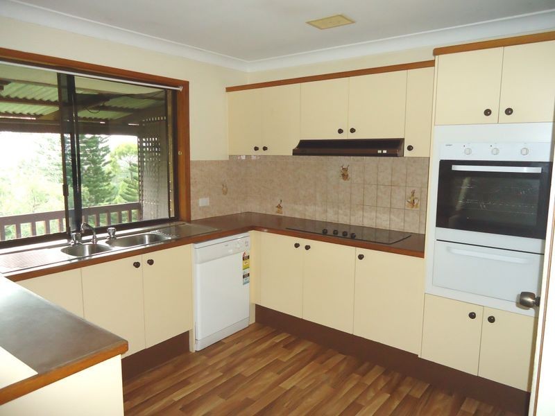 8 Lytham Court, Highland Park QLD 4211